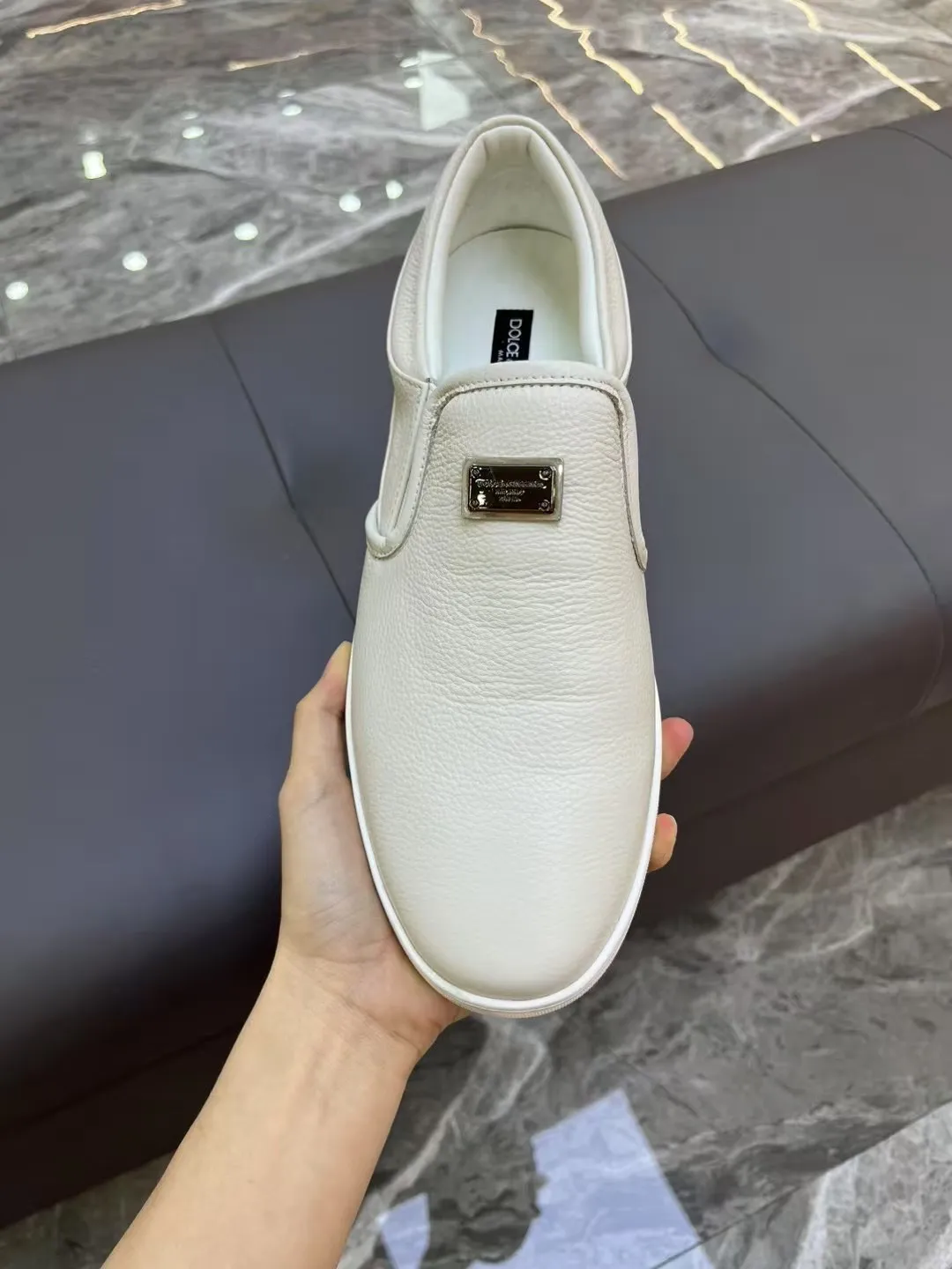 Men's Men's Shoes 💰400 [New Style] 🐝🐝DG men's calfskin sneakers Portofino Yacht shoes, simple and versatile design, unique saddle leather soles. The Dolce &G logo rear wing is the icing on the cake. Imported cowhide + rubber outsole Size: 39-44 (customized at 38.45)